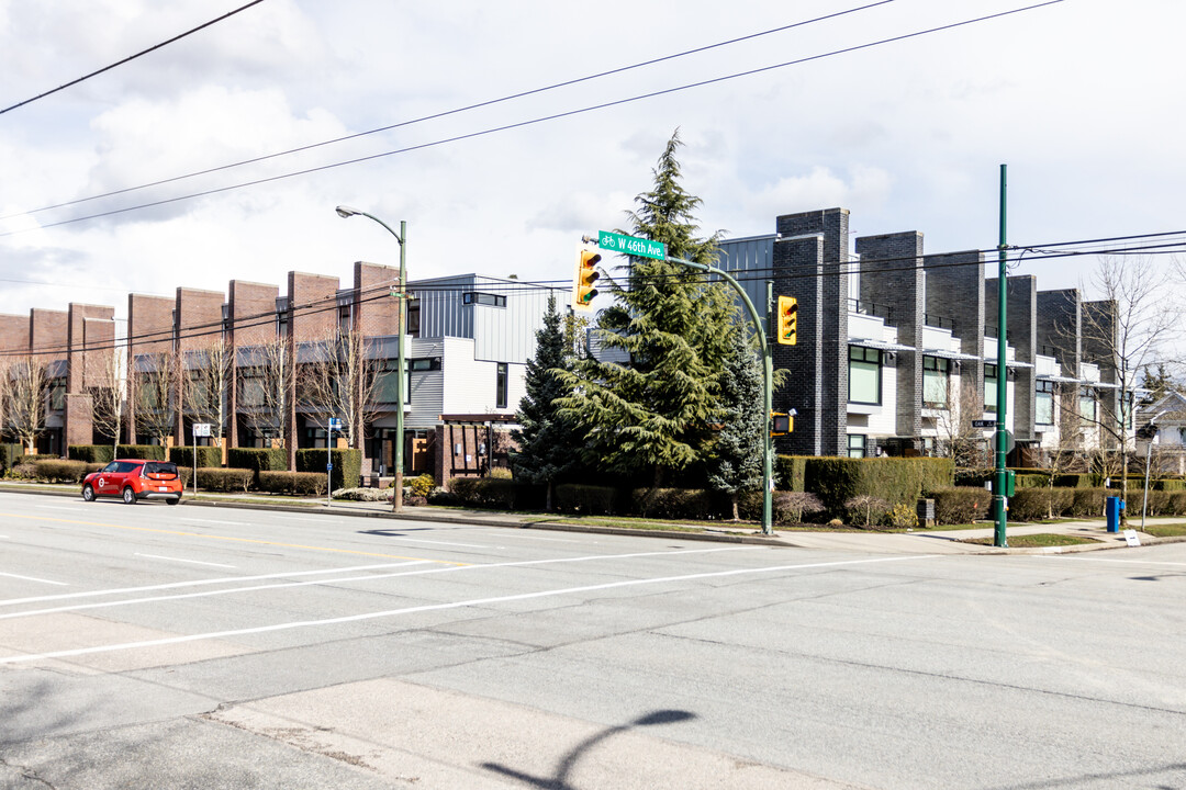 6106-6190 Oak St in Vancouver, BC - Building Photo