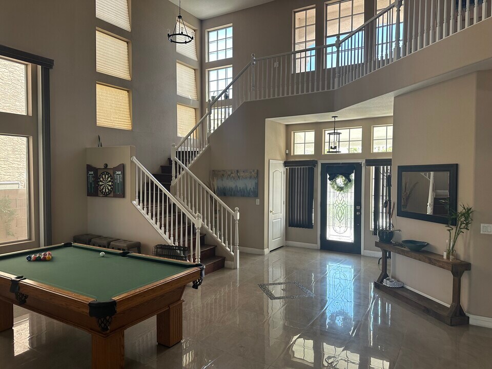 2114 Rhonda Ter in Henderson, NV - Foto de edificio