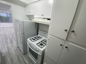 1329 S Saltair Ave, Unit unit 3 in Los Angeles, CA - Building Photo - Building Photo