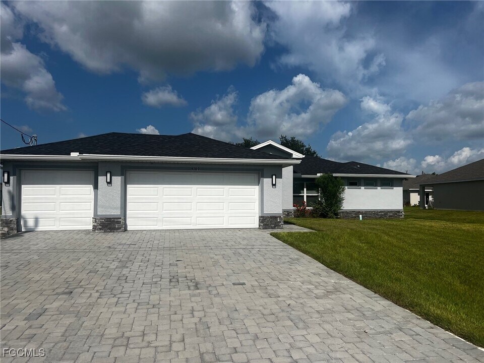 4109 NE 22nd Ave in Cape Coral, FL - Building Photo