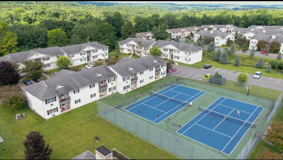 Suburban Park Apartments in Manlius, NY
