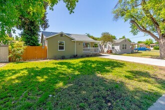 2030 Roble Ave in Modesto, CA - Building Photo - Building Photo