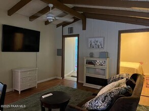 1 Bar Heart Dr in Prescott, AZ - Foto de edificio - Building Photo