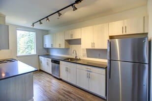 Greenwood Place Apartments in Seattle, WA - Building Photo