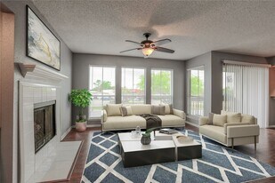 3919 Fairmont Pkwy in Pasadena, TX - Building Photo