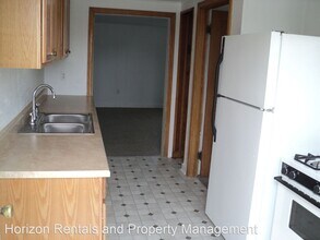 1540 NW 39th St in Lincoln City, OR - Building Photo - Building Photo