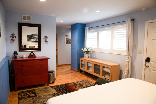 4766 Geranium Pl in Oakland, CA - Foto de edificio - Building Photo