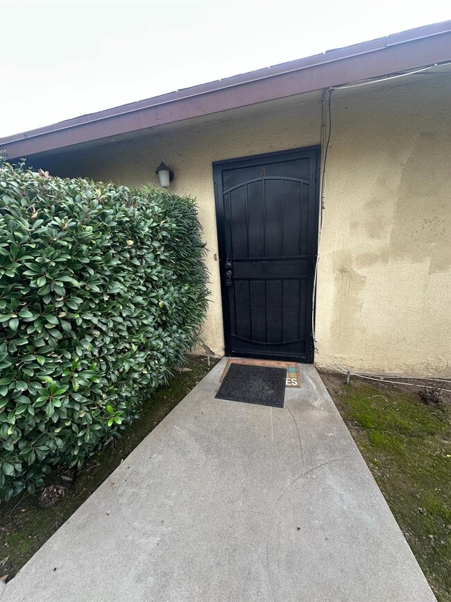 220 Pollasky Ave in Clovis, CA - Building Photo - Building Photo