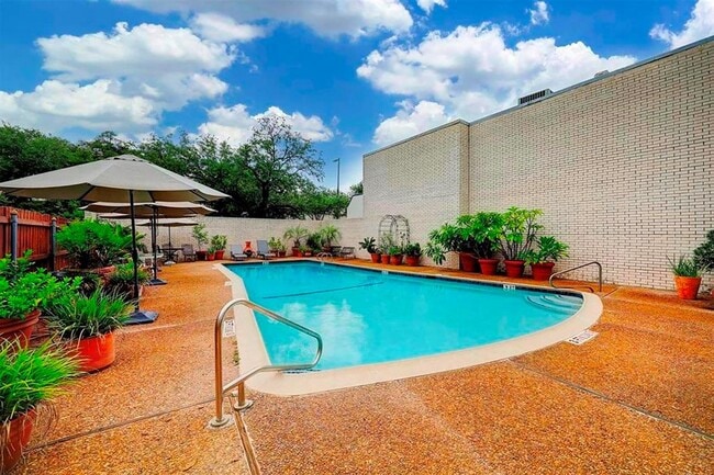 property at 2805 Bissonnet St