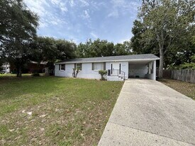 224 Lakewood Dr in Debary, FL - Building Photo