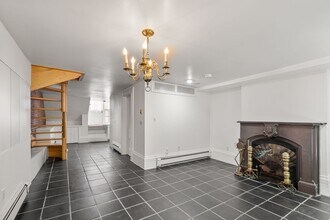 93 West Cedar St, Unit A in Boston, MA - Building Photo - Building Photo