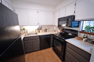 370 Zang St in Lakewood, CO - Building Photo - Building Photo