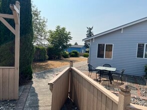 21204 3rd Ave S in Des Moines, WA - Building Photo - Building Photo