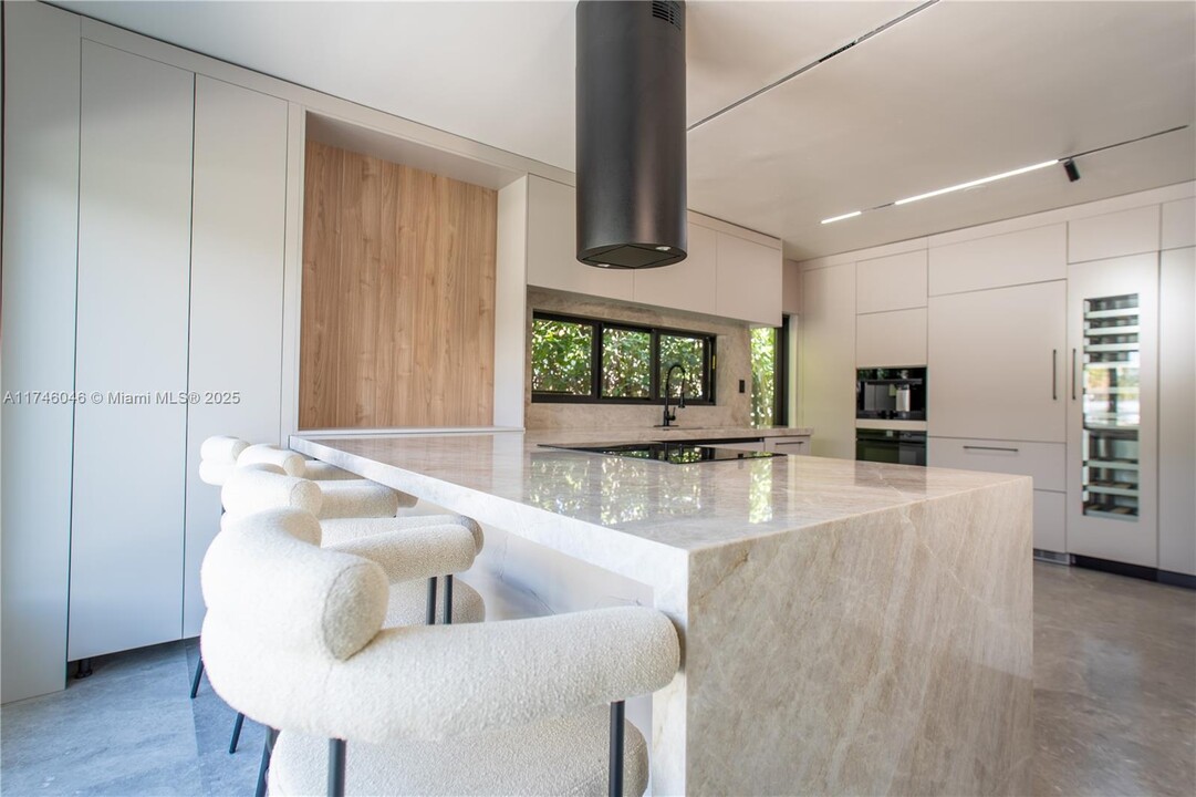 7850 Hawthorne Ave in Miami Beach, FL - Building Photo