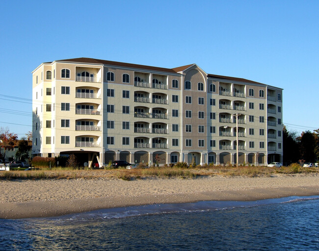 Oceanside Condominiums in West Haven, CT - Building Photo - Building Photo