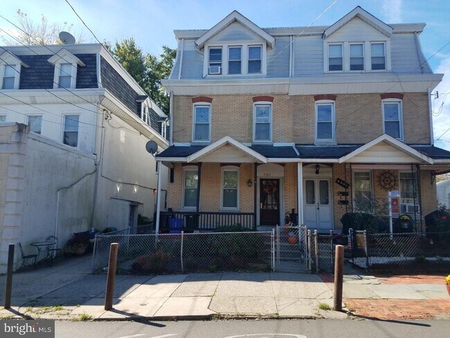 property at 4354 Manayunk Ave