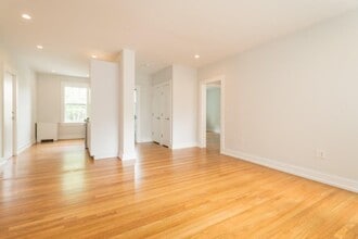 6 Forest St, Unit 3 in Cambridge, MA - Building Photo - Building Photo