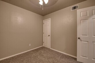 808 Butler St in Moore, OK - Building Photo - Building Photo