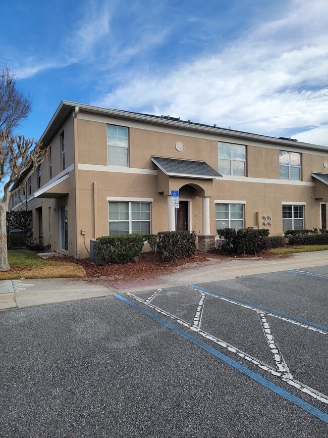 391 Carina Cir in Sanford, FL - Building Photo - Building Photo