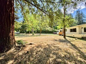 251 Major Dr in Glendale, OR - Building Photo - Building Photo