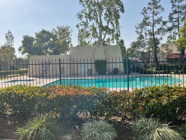 2396 Gonzaga Ln in Riverside, CA - Building Photo - Building Photo