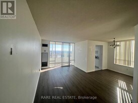 550 Webb Dr in Mississauga, ON - Building Photo