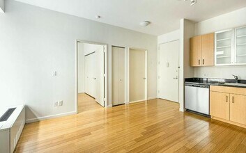 30 West St in New York, NY - Building Photo - Building Photo