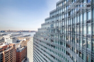 550 W 54th St in New York, NY - Building Photo - Building Photo