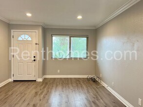 1463-E N Broadway in Escondido, CA - Building Photo - Building Photo