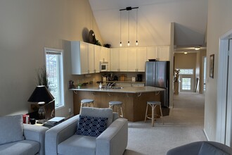 64 Green Briar Dr in Collingwood, ON - Building Photo - Building Photo