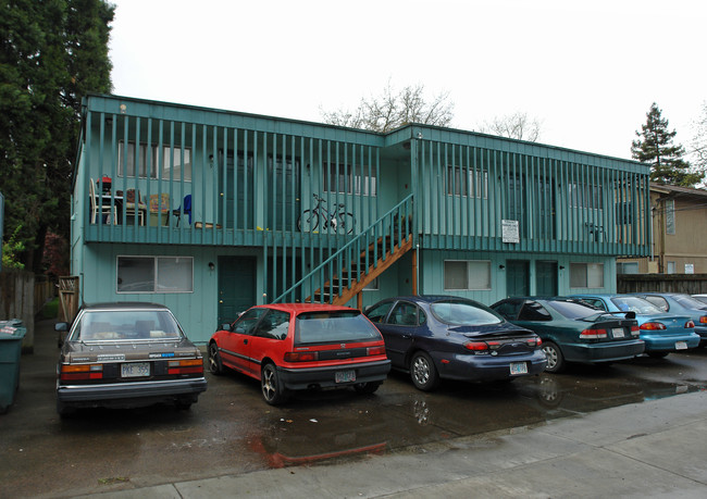 The Cedars in Eugene, OR - Building Photo - Building Photo