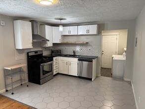 243 Iswald St SE, Unit #2 in Atlanta, GA - Building Photo - Building Photo