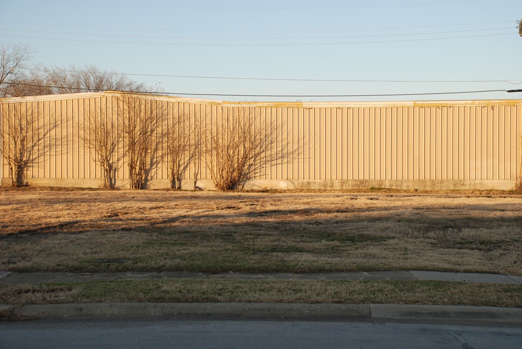 2921 Tudor Ln in Irving, TX - Foto de edificio