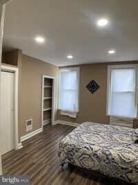 207 E Cambria St photo'