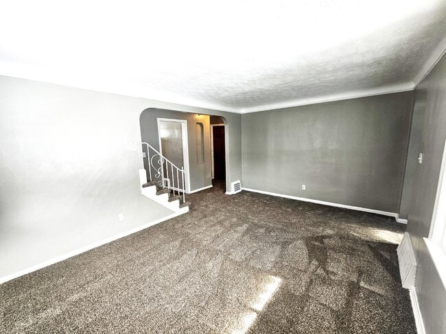 18413 Lewis Dr in Maple Heights, OH - Building Photo - Building Photo