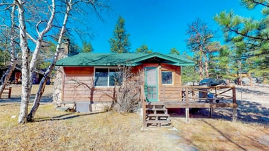 2185 Eagle Cliff Rd in Estes Park, CO - Foto de edificio - Building Photo
