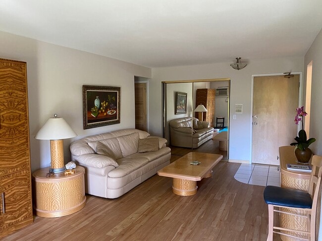 property at 2423 E Olive St