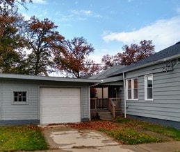 907 Clearview Ave in Parma, OH - Building Photo - Building Photo