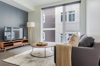 10050 NE 10th St, Unit FL5-ID948 in Bellevue, WA - Building Photo - Building Photo
