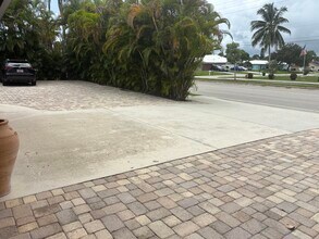 1257 SE Airoso Blvd in Port St. Lucie, FL - Building Photo - Building Photo