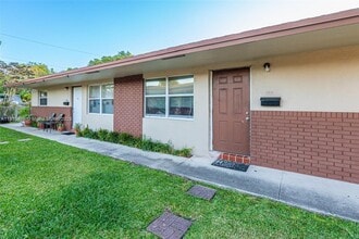324 NE 44th St in Pompano Beach, FL - Building Photo - Building Photo