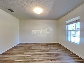 2661 Fox Creek Dr E in Jacksonville, FL - Building Photo - Building Photo