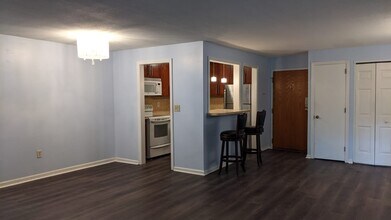 38 Rambling Brook Ln in Glastonbury, CT - Building Photo - Building Photo