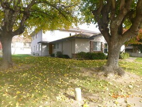 8967 El Mirador Dr in Elk Grove, CA - Building Photo - Building Photo