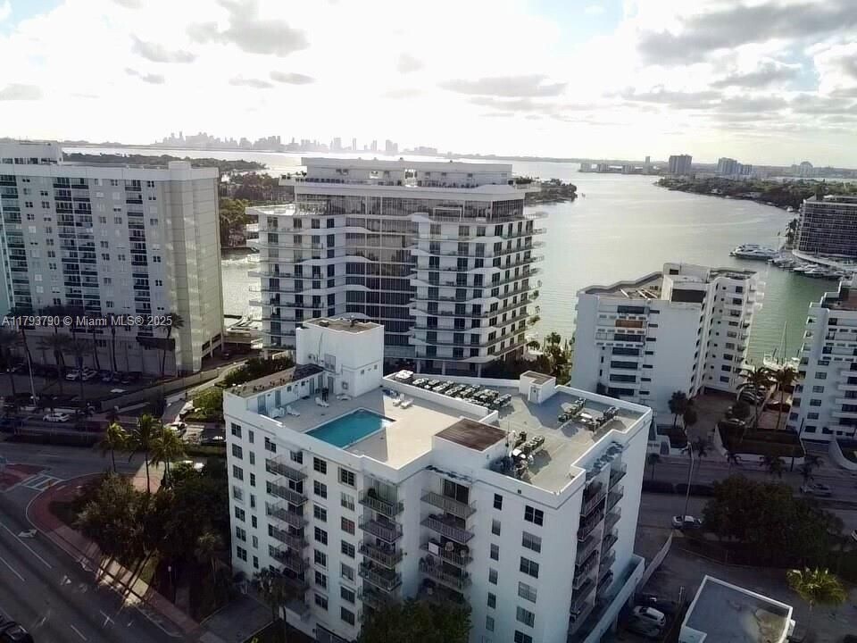 6801 Indian Creek Dr in Miami Beach, FL - Building Photo