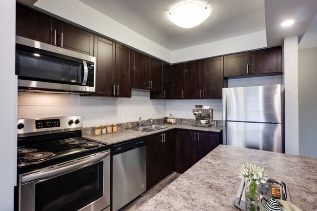 485 Parkside Dr in Waterloo, ON - Building Photo - Building Photo