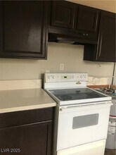 1713 Fairfield Ave, Unit 2 in Las Vegas, NV - Building Photo - Building Photo