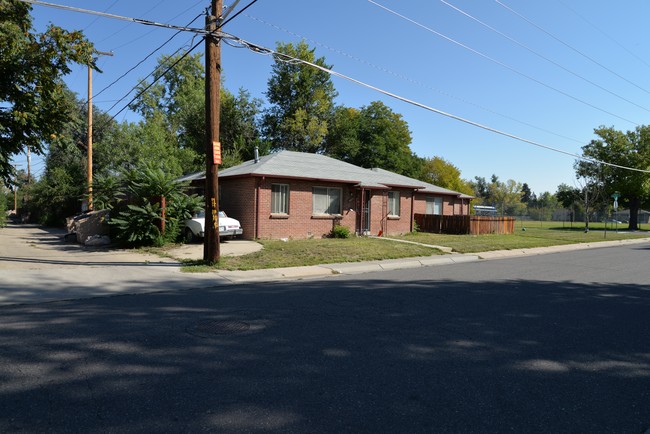 2901-2915 Jasmine St in Denver, CO - Foto de edificio - Building Photo