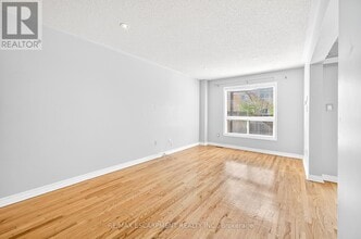 2456 Lazio Ln in Oakville, ON - Building Photo - Building Photo