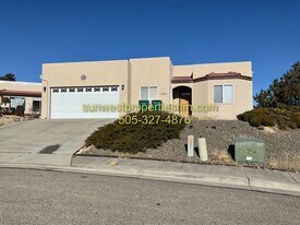 3530 Sol Rey Ct in Farmington, NM - Building Photo